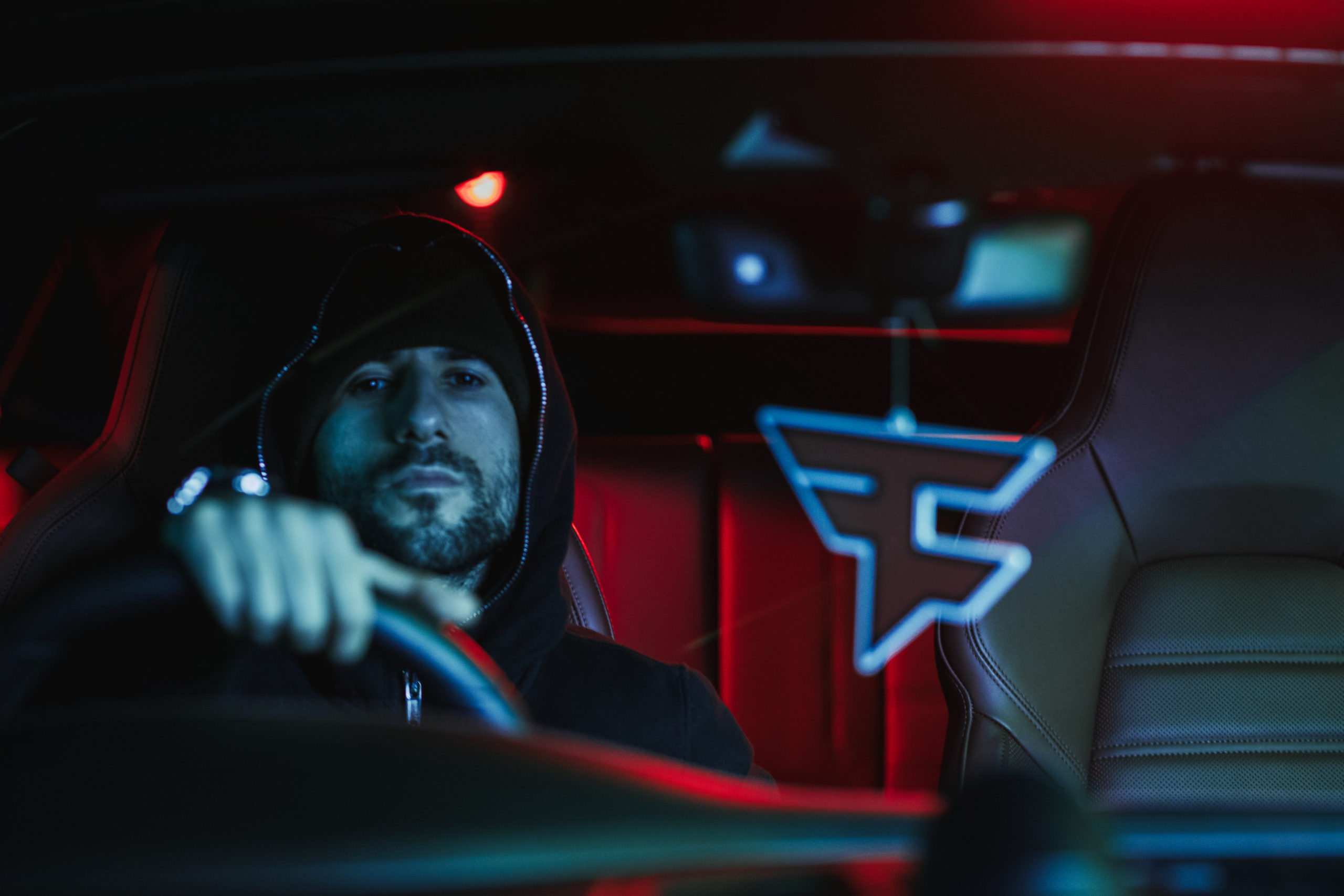 FaZe Clan anuncia nova parceria com Porsche