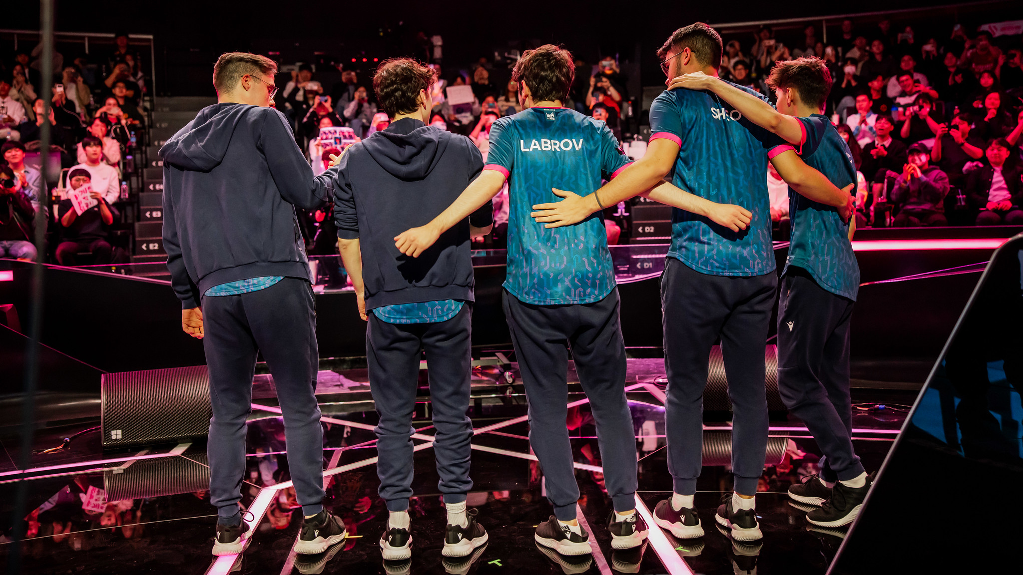 Worlds 2023: BDS avança com reverse sweep; GAM também se classifica