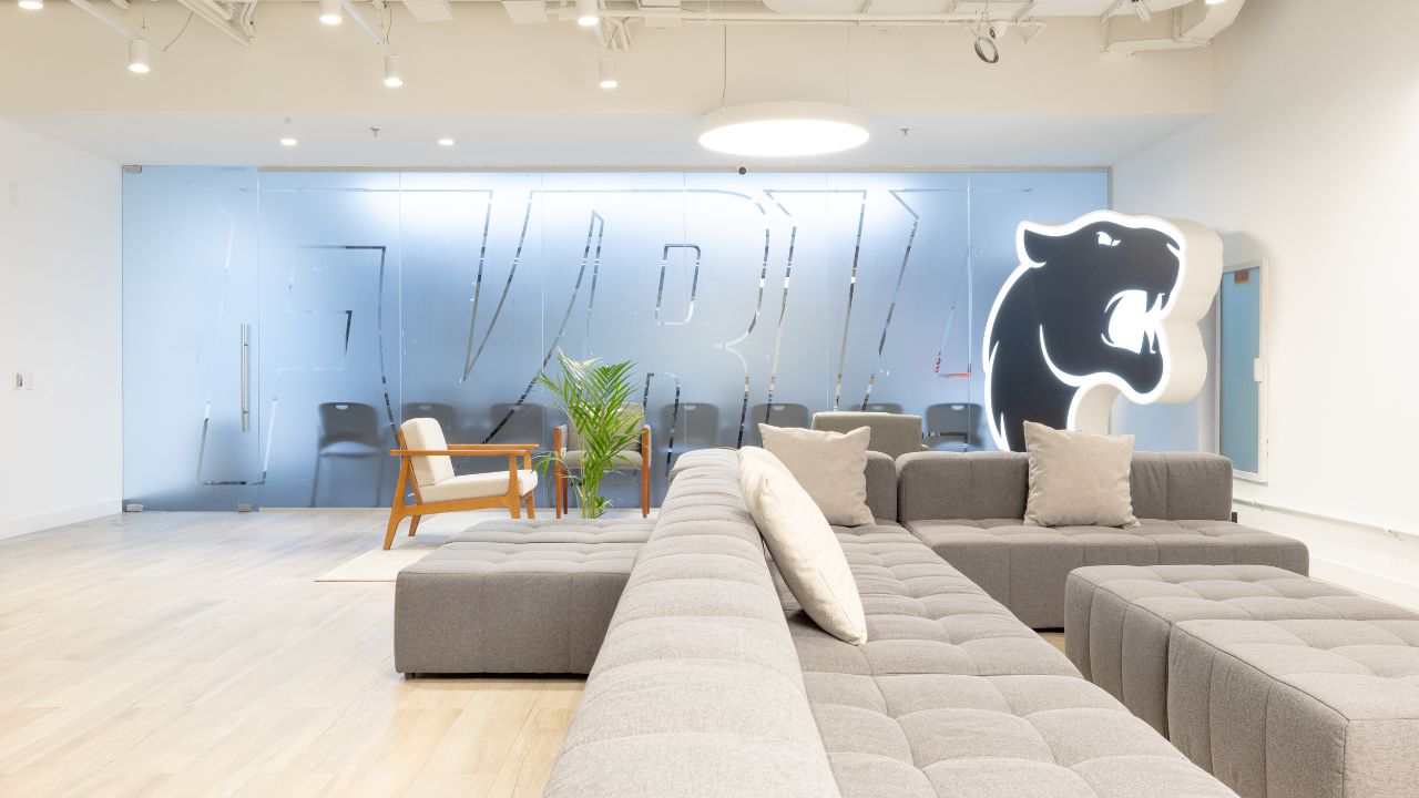 Chance de step-up! FURIA lança programa de estágios para jovens pretos e pardos