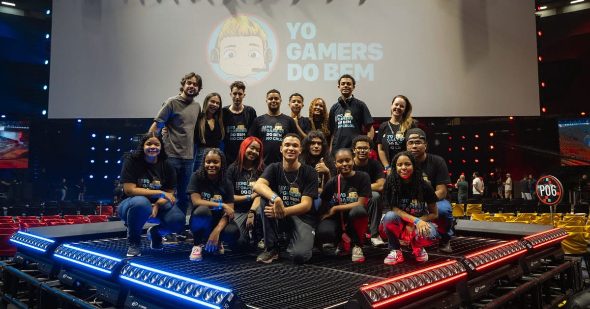 CBLOL 2024: YoGamers do Bem leva 18 alunos para os bastidores da final