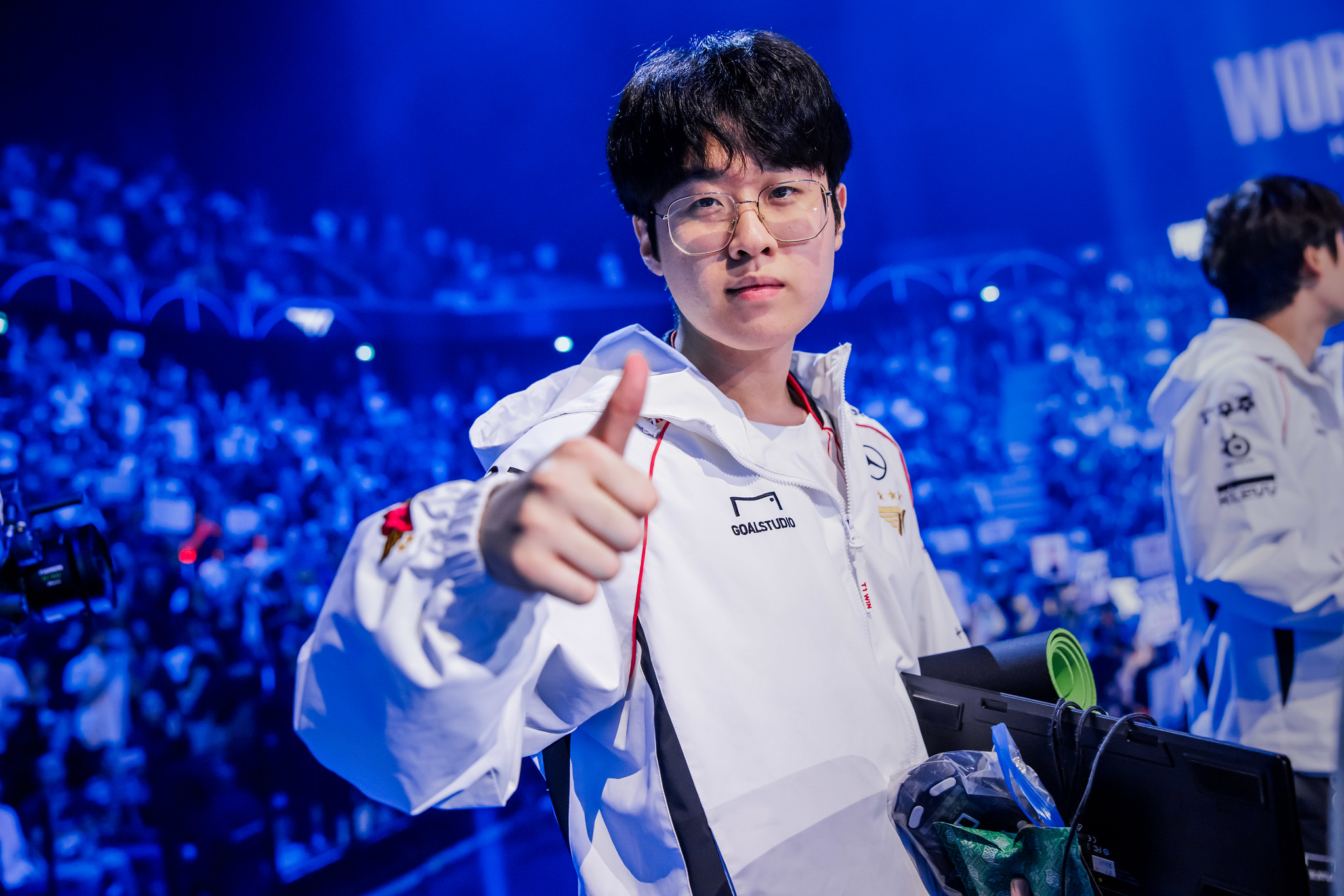 Worlds 2024: Fãs chineses declaram que T1 Zeus é o top king